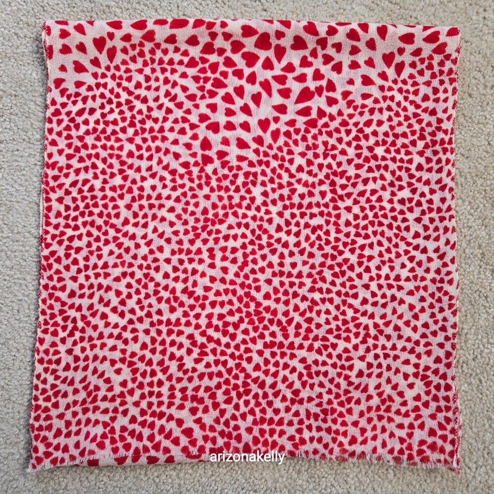 100% Wool Oblong Scarf With Heart Design - Picture 8 of 10